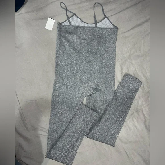 Gray jumpsuit - Picture 2 of 2